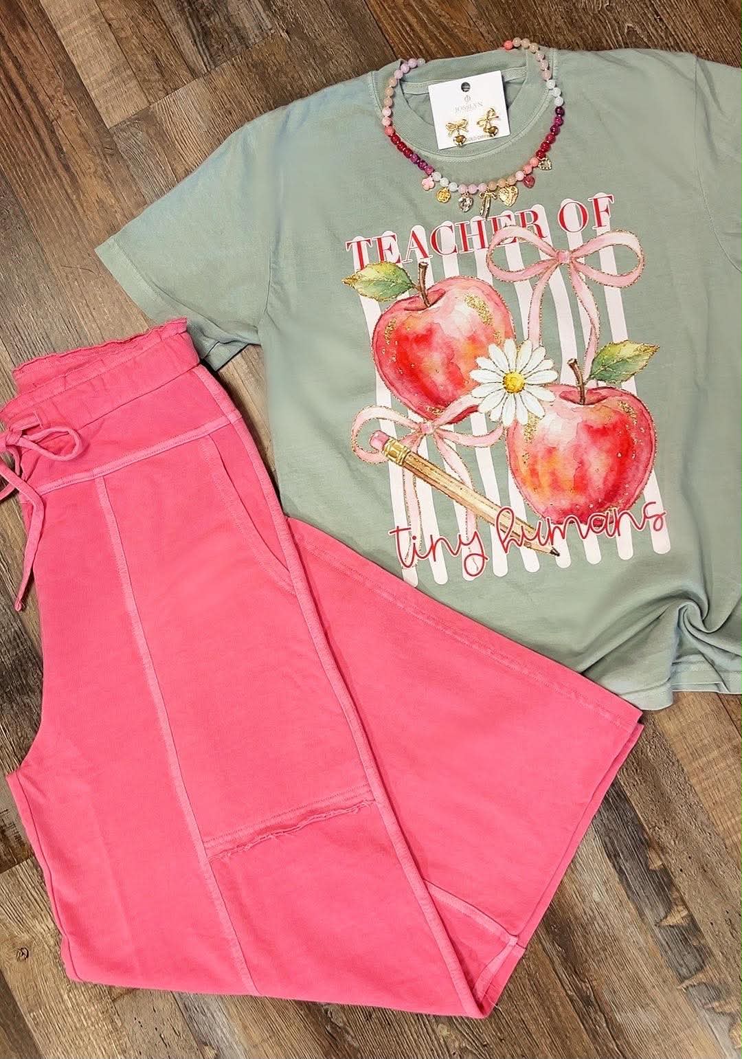 CC APPLE TEACHER TEE
