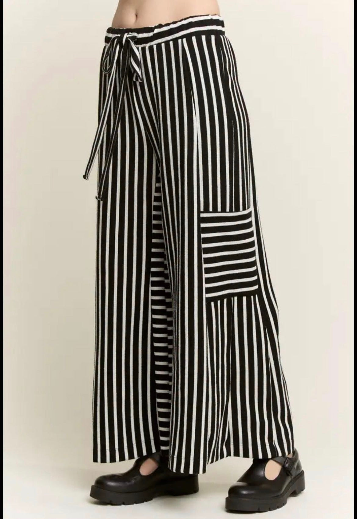 CURVY Black/Wide Leg Striped Pants