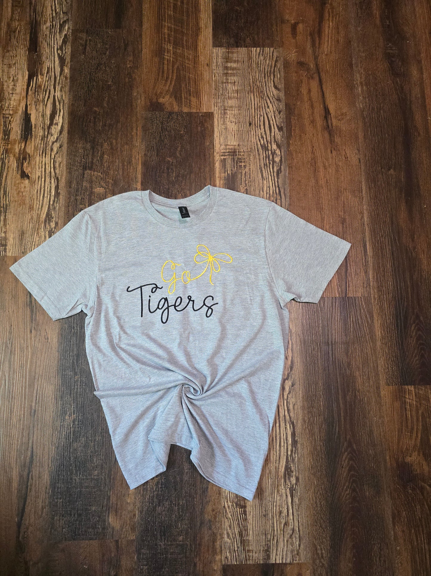 TIGER EMBROIDERED TEE
