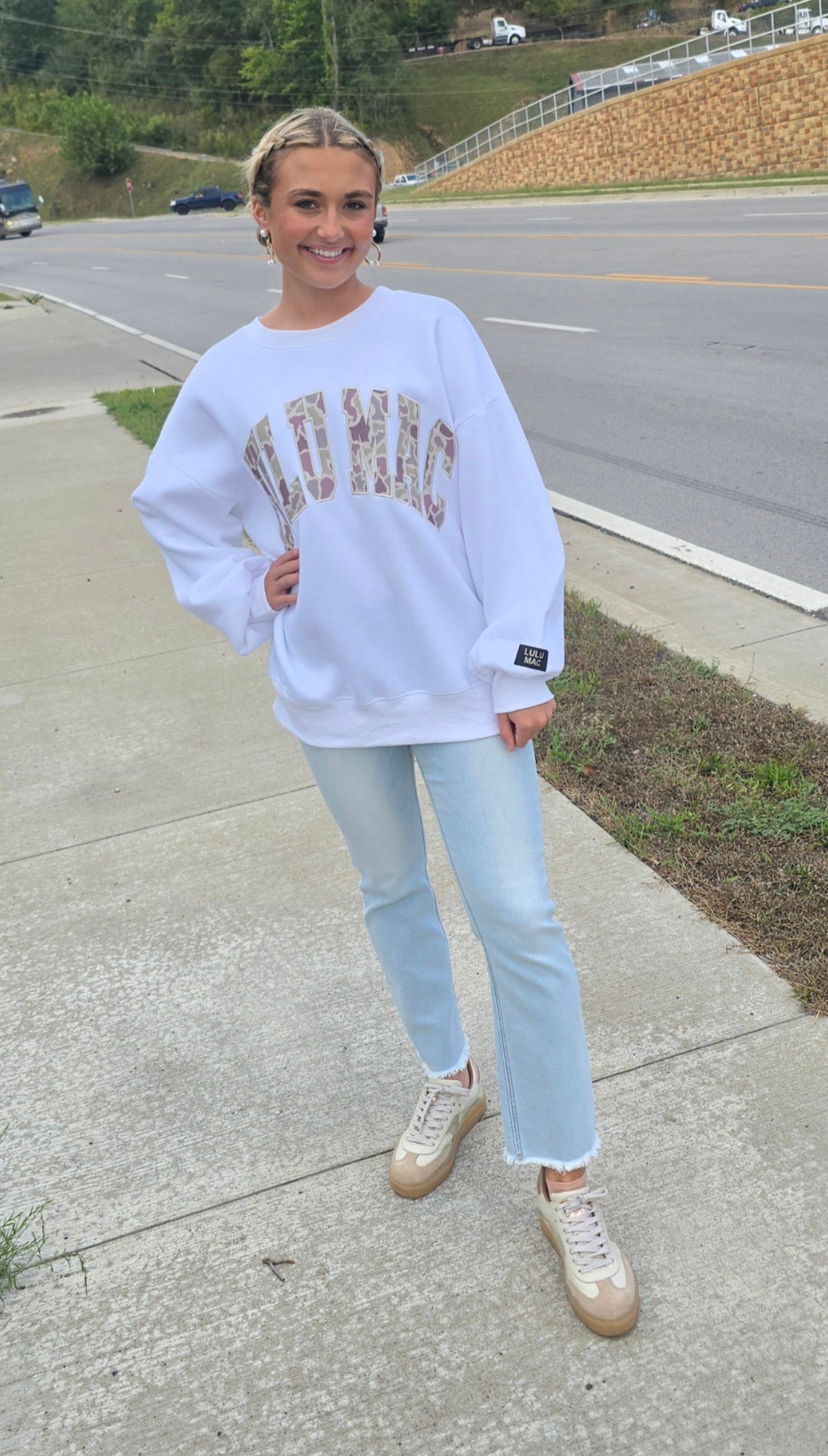 Camo white sweatshirt